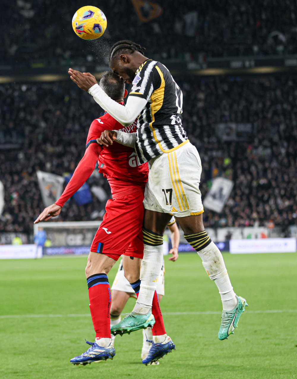 开云体育在线-关于尤文图斯客场战平罗马，领先优势缩小的信息