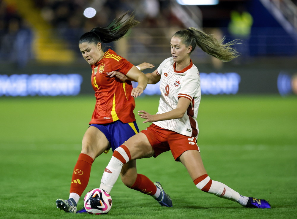 加拿大女足表现出色,成功晋级半决赛 加拿大女足表现出色,成功晋级半决赛