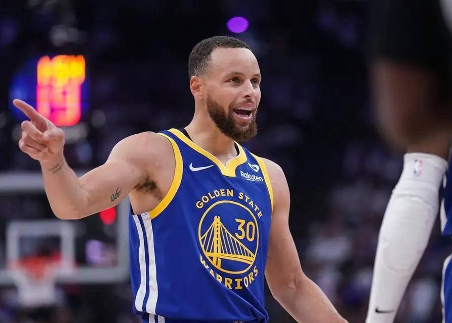 开云体育中国-库里内线恢复出色，率勇士队再次胜利