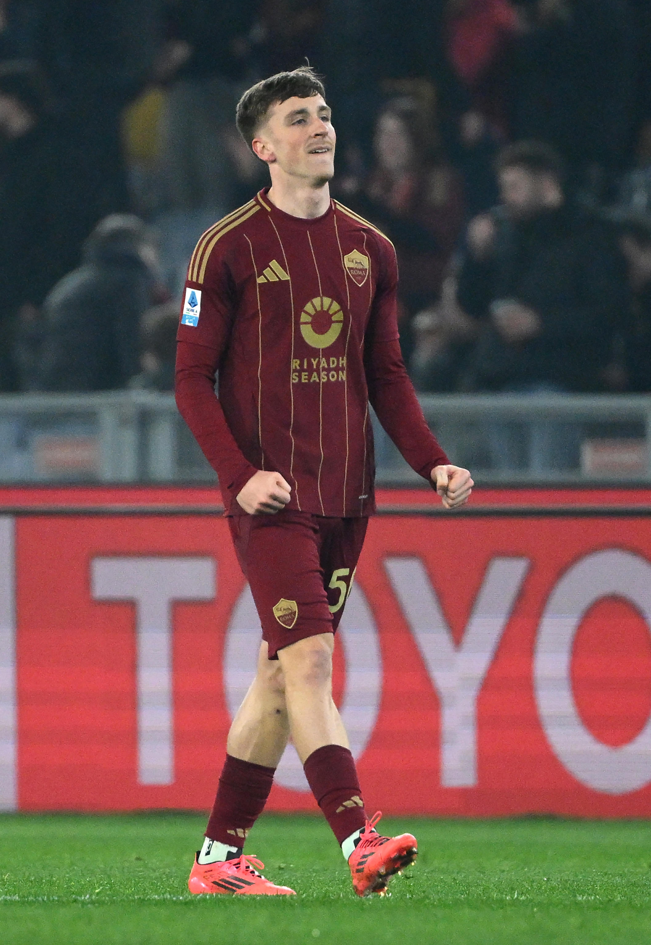 开云下载-罗马俱乐部计划引进新中场，以强化中场实力