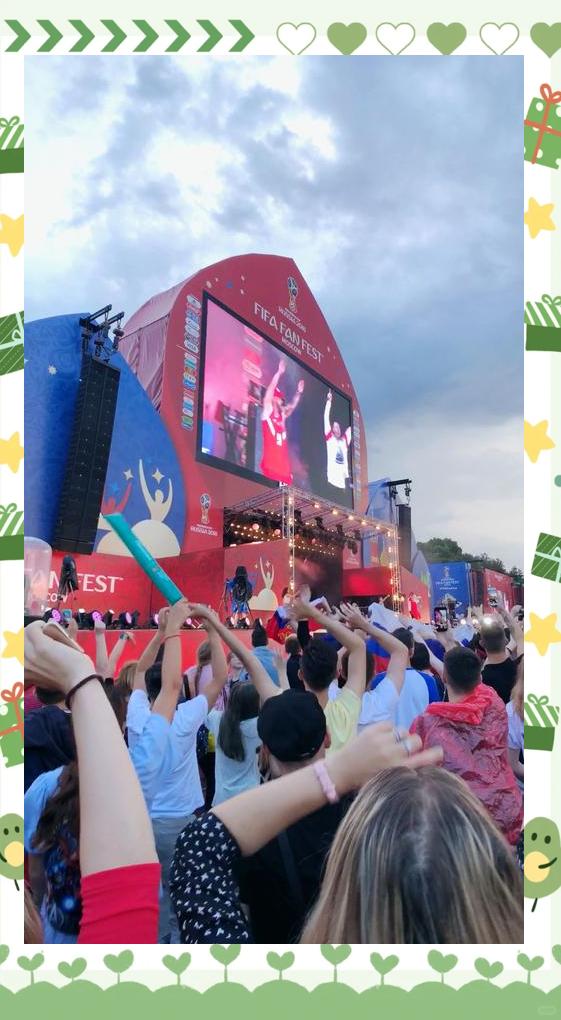 比赛现场火爆燃烧,成千上万球迷尽情呐喊的简单介绍 比赛现场火爆燃烧,成千上万球迷尽情呐喊的简单介绍