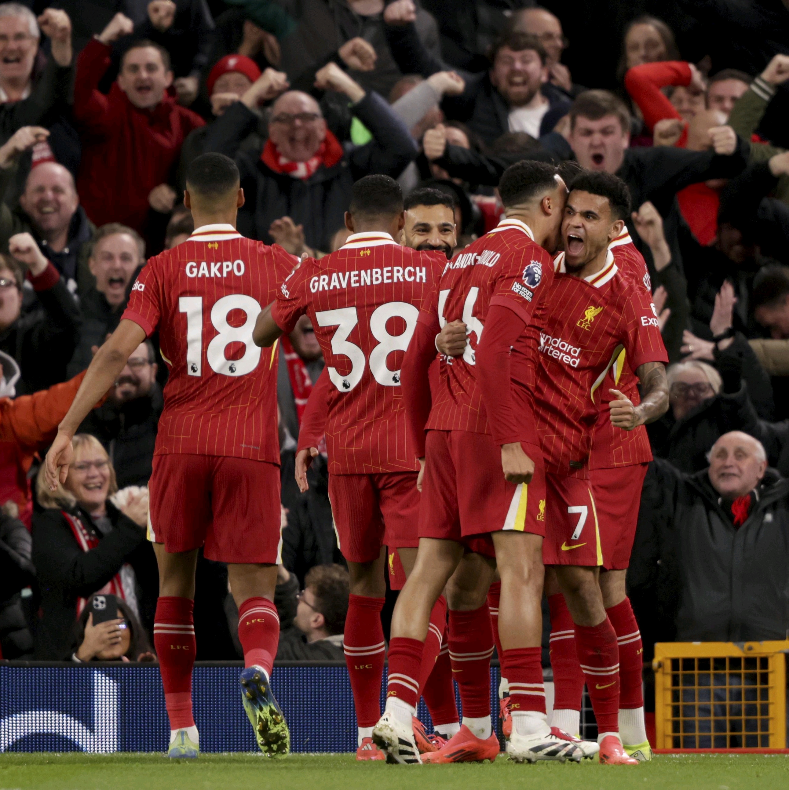 利物浦全面压制对手,实现比赛胜利 利物浦全面压制对手,实现比赛胜利