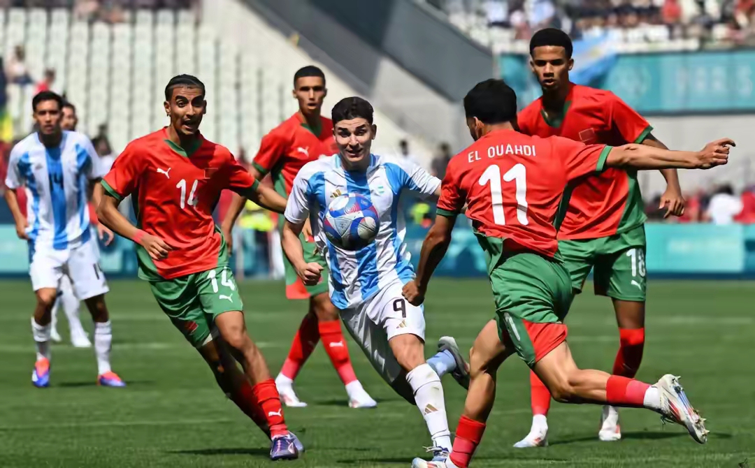 开云APP-队伍的足球女队员焕发出色，夺得国际比赛冠军的简单介绍