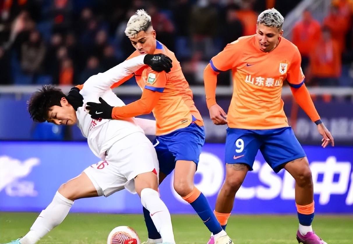 开云体育官网-黄队球员获得技术提升，备战高水平比赛