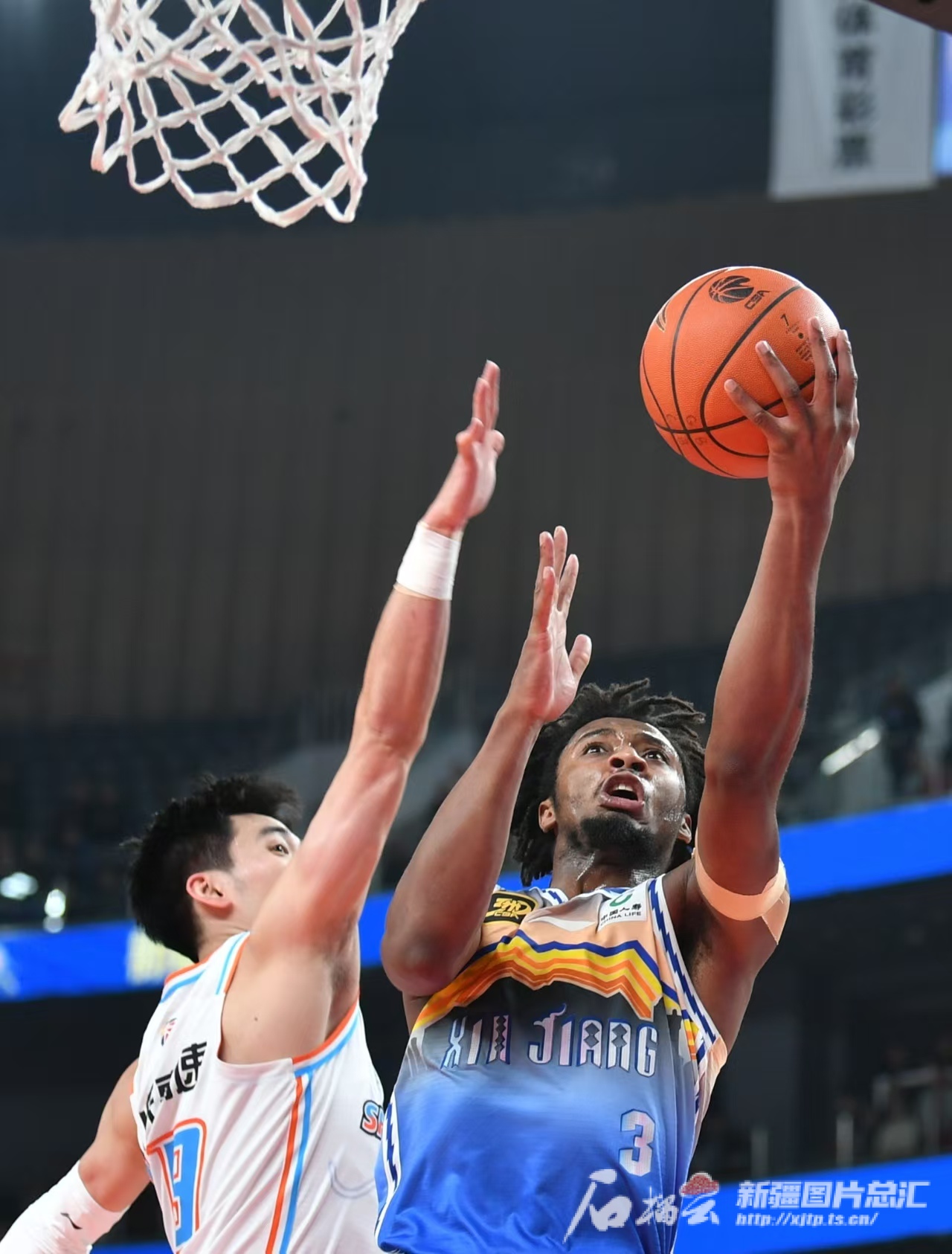 开云体育app-包含新疆队大胜山东，壮志蓬勃冲击前四的词条