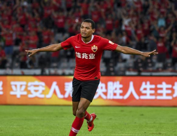 开云体育平台APP-深圳佳兆业客场战平天津泰达，赛事激烈