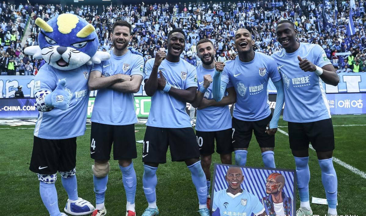 开云体育在线-足球锦标赛即将开幕，各队士气高涨的简单介绍