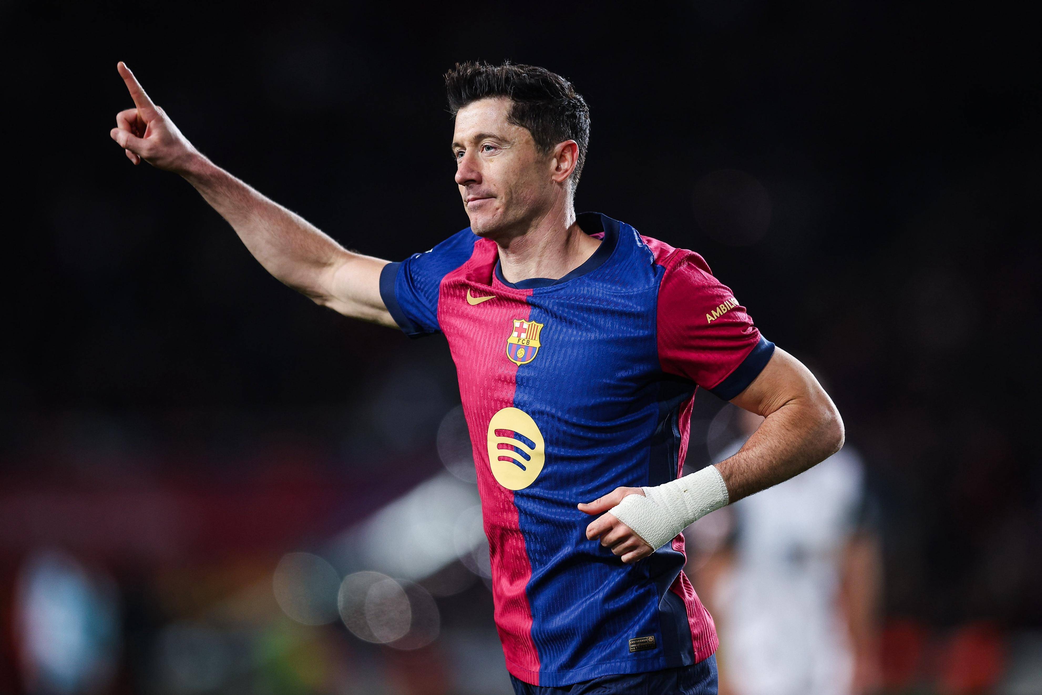 奥萨苏纳客场逆转战胜对手,取得连胜 奥萨苏纳客场逆转战胜对手,取得连胜