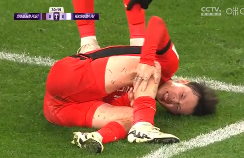 开云APP-上港球员伤退：冲上积分榜，小插曲不影响比赛的简单介绍