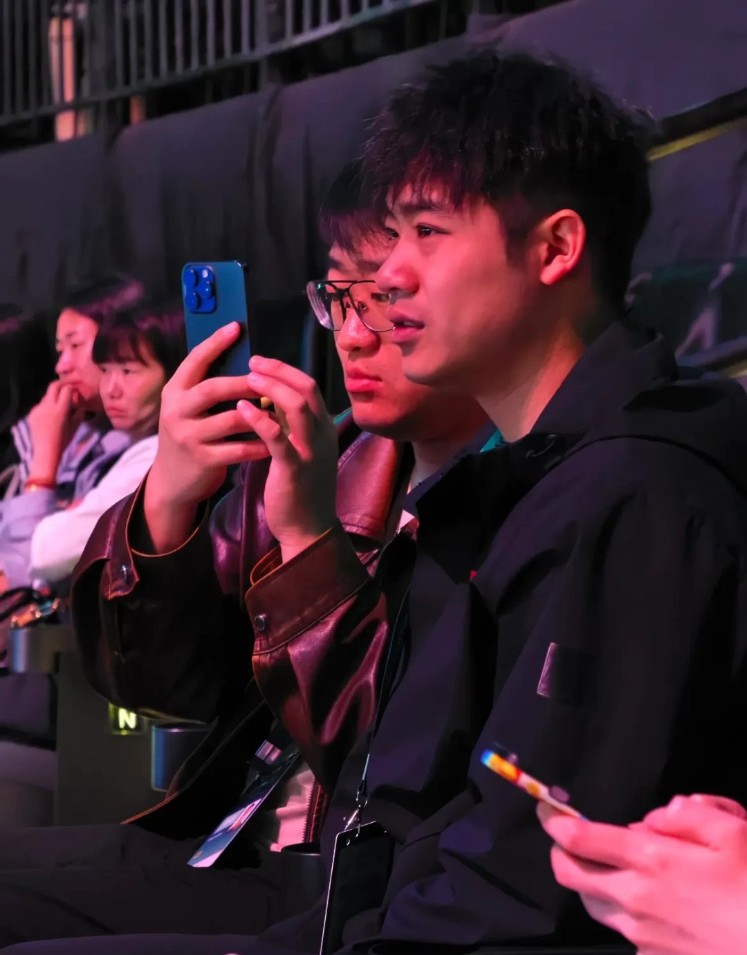 开云官网-比赛场面一度胶着，双方实力不相上下的简单介绍