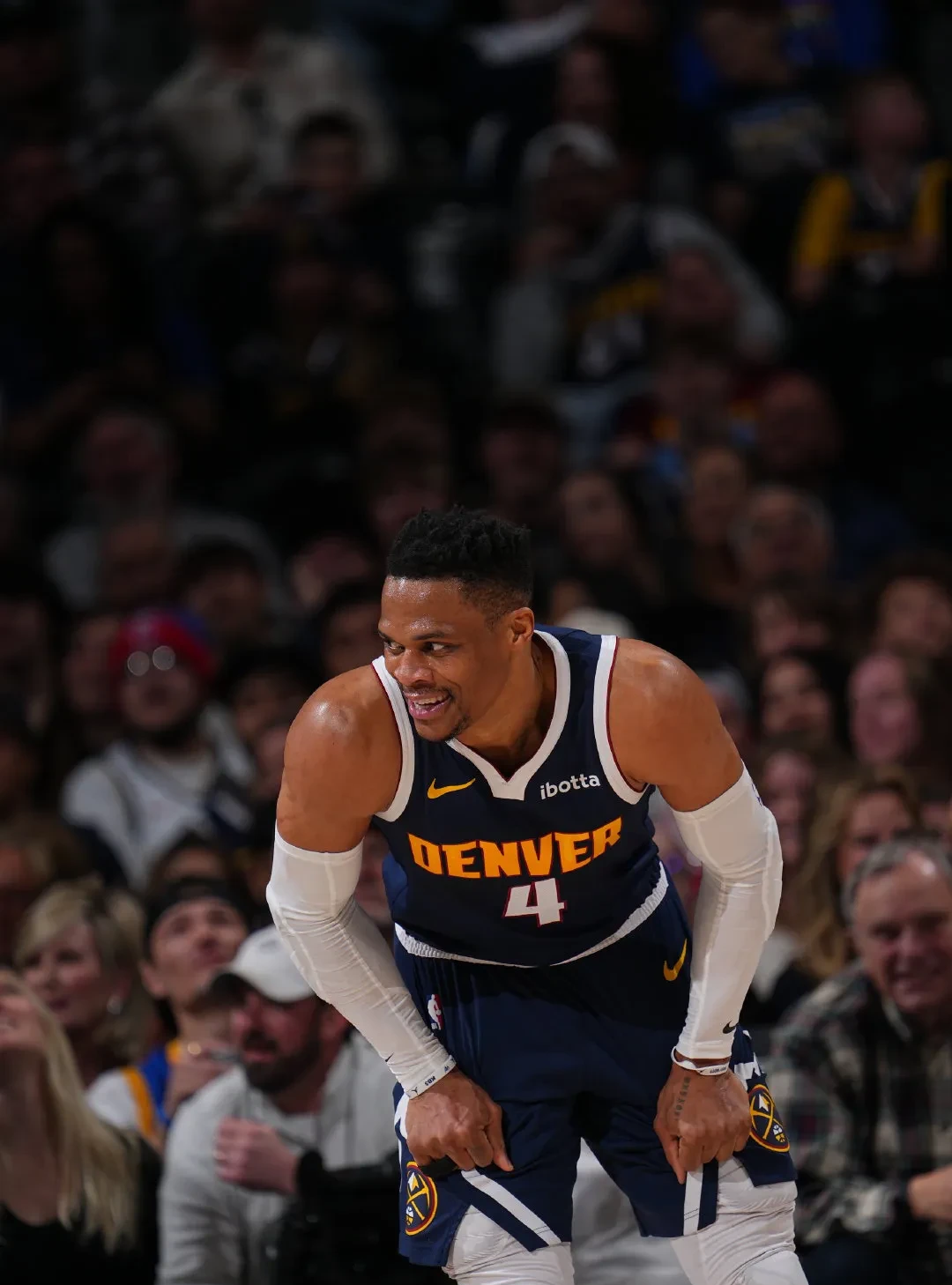 开云体育下载-马刺逆袭开拓者，德罗赞快攻突破