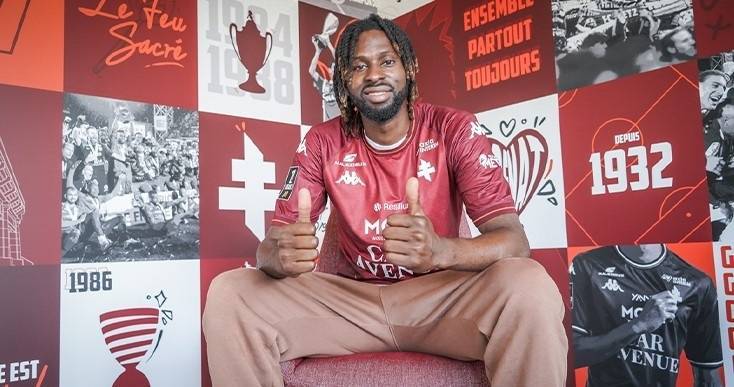 狼队中场再度受伤，困扰升级