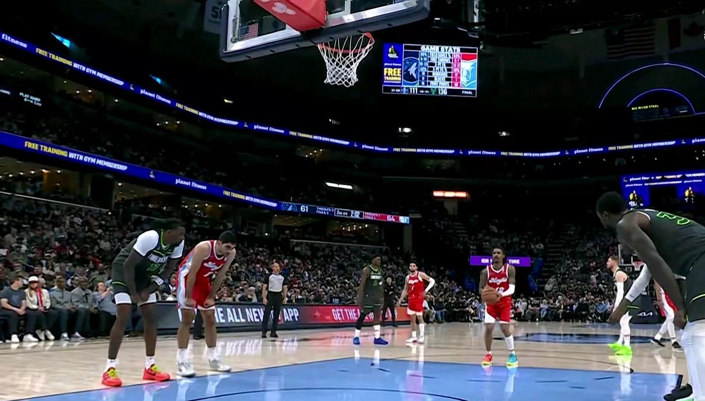 勇士防守力压灰熊,主场保持不败 勇士防守力压灰熊,主场保持不败