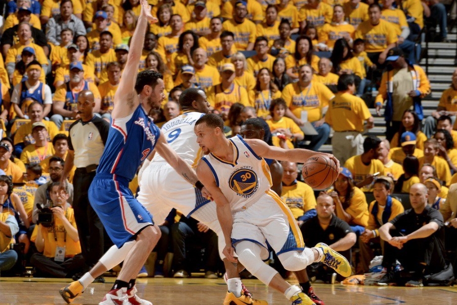 包含活塞队后卫火力全开拿下胜利的词条 包含活塞队后卫火力全开拿下胜利的词条