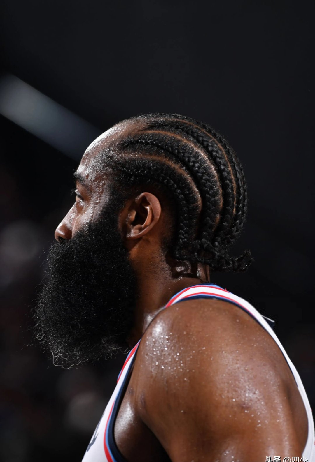 火箭继续强势:哈登异军突起成为得分王 火箭继续强势:哈登异军突起成为得分王