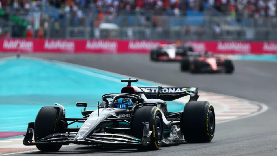 开云体育下载-梅赛德斯完胜威廉姆斯,拉塞尔带队取胜