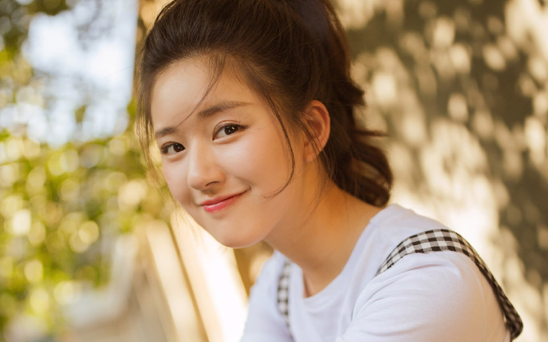 开云体育下载-当布伦森化身铁闸，一位非典型巨星的防守艺术，如何改写了现代篮球的认知？