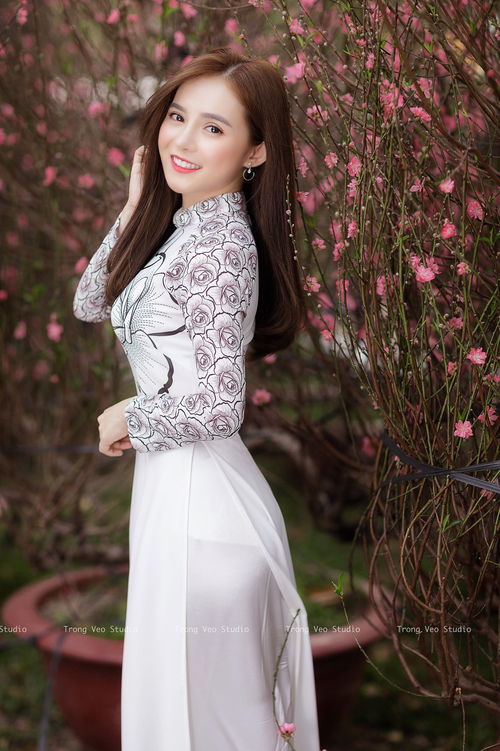 数据幻境中唯一的光，当布克在广东队对阵独行侠的平行宇宙打出统治级表演