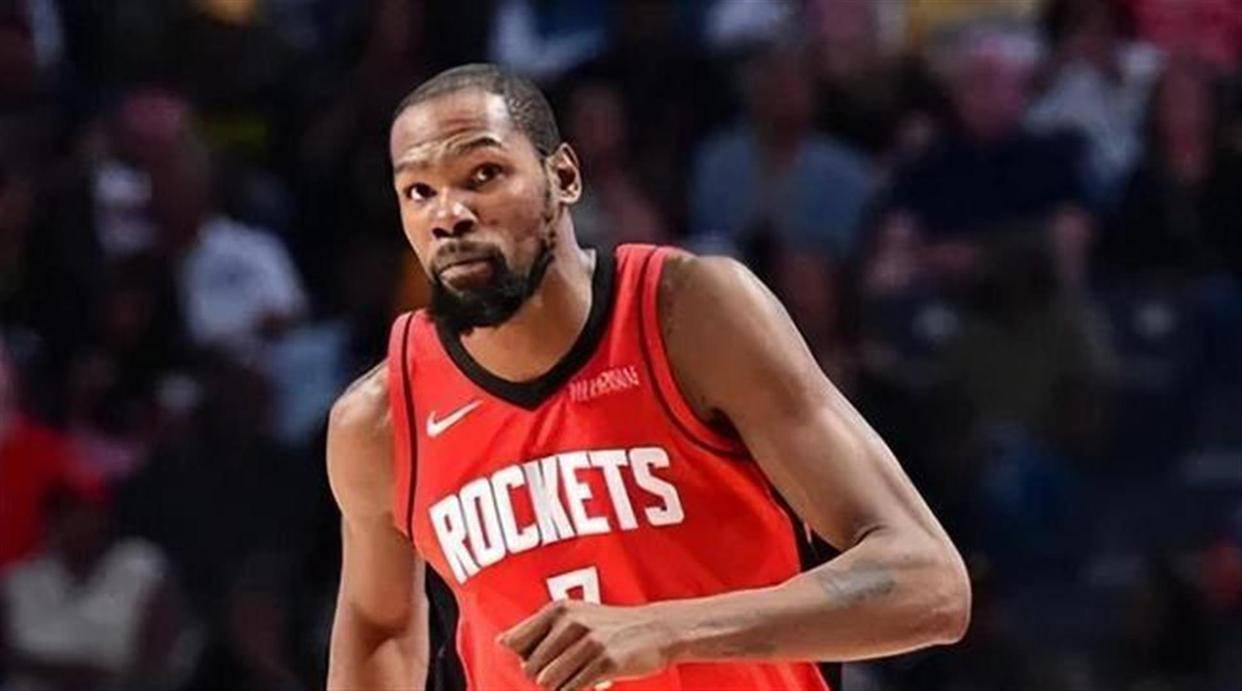 杜兰特压力下完成爆发，活塞血拼辽宁队