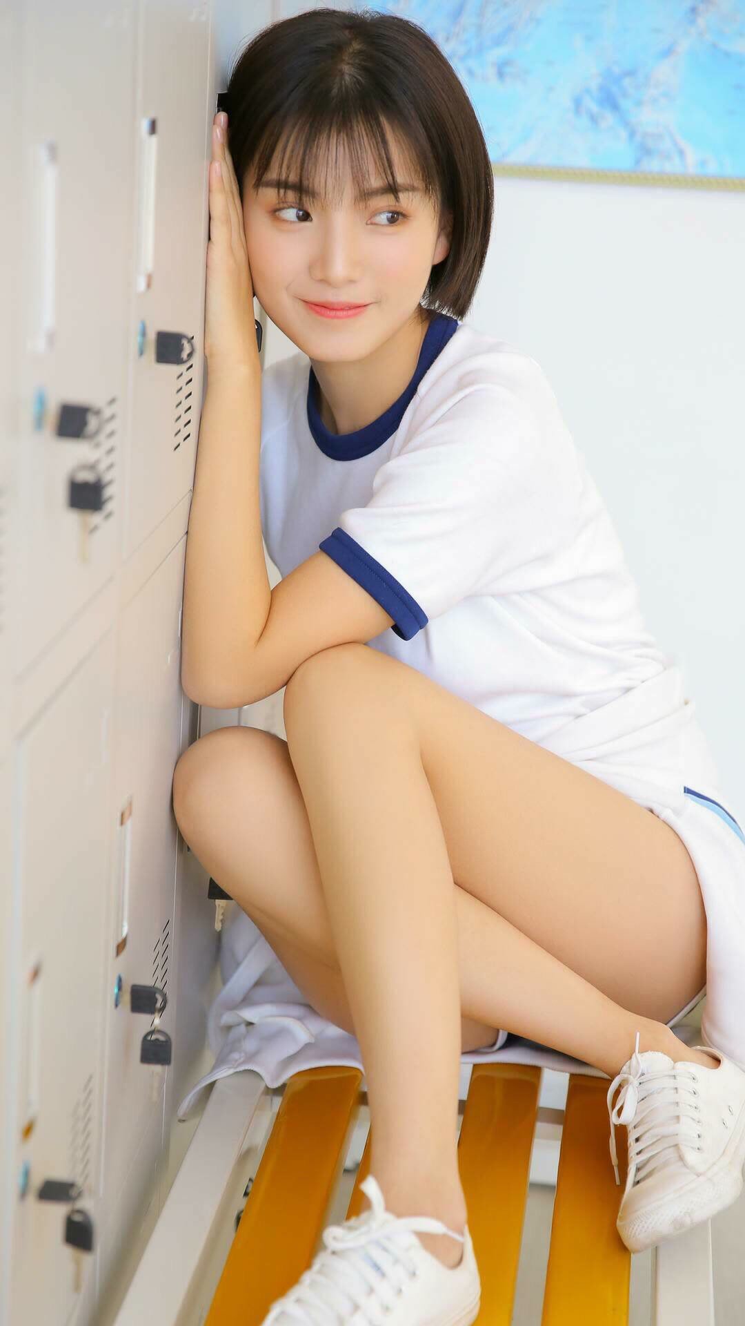 双线激战，F1街道赛焦点轰鸣与雄鹿血拼上海队的体育风暴